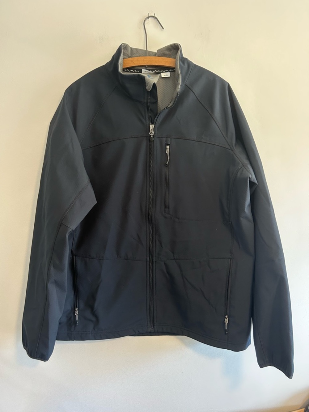 Wind river women’s xl black zip up soft shell jacket